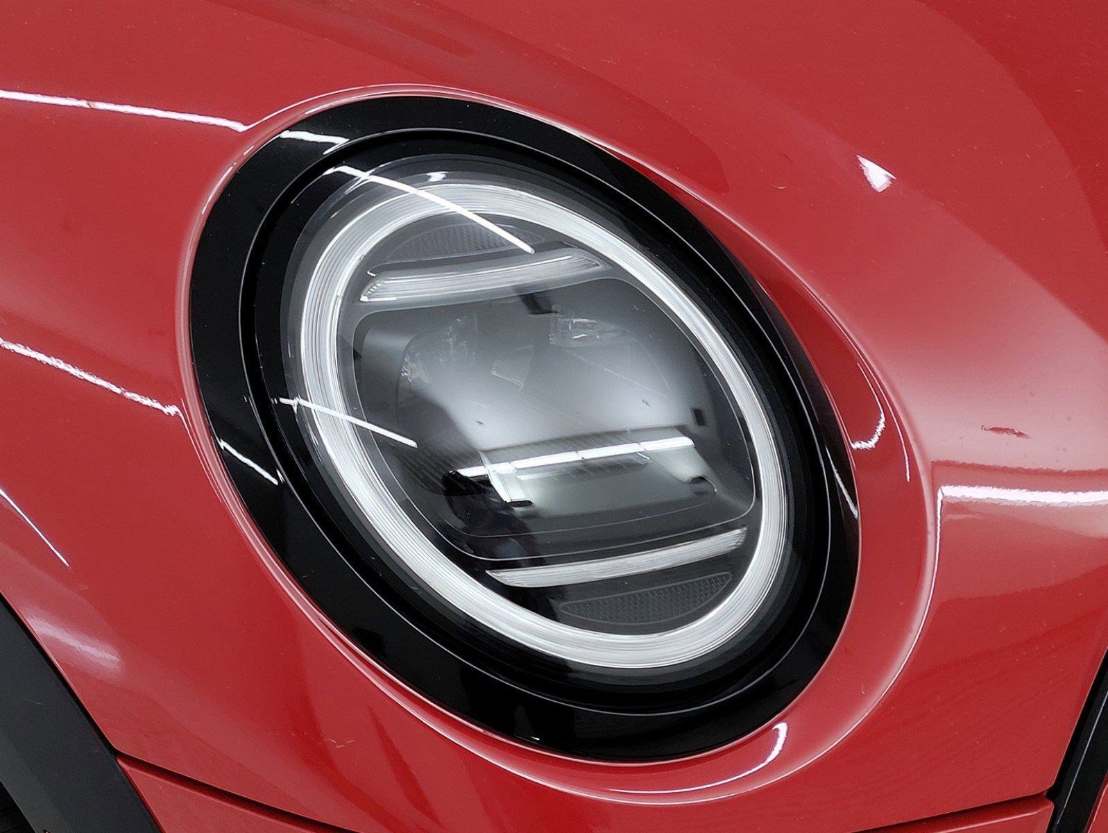 Used 2025 MINI Cooper 2-Door Hardtop image 3
