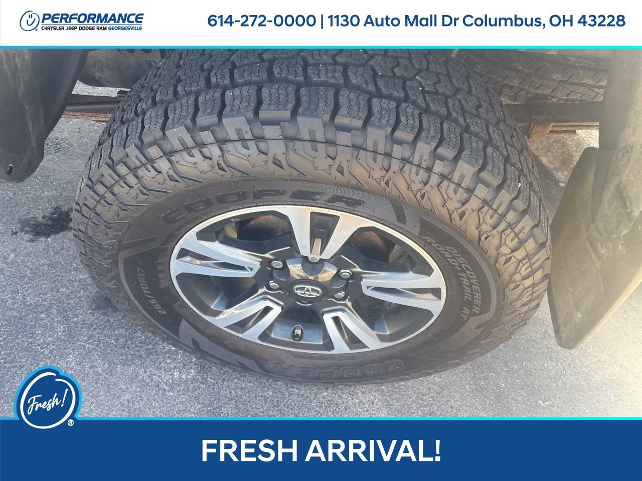 Used 2017 Toyota Tacoma TRD Sport image 11