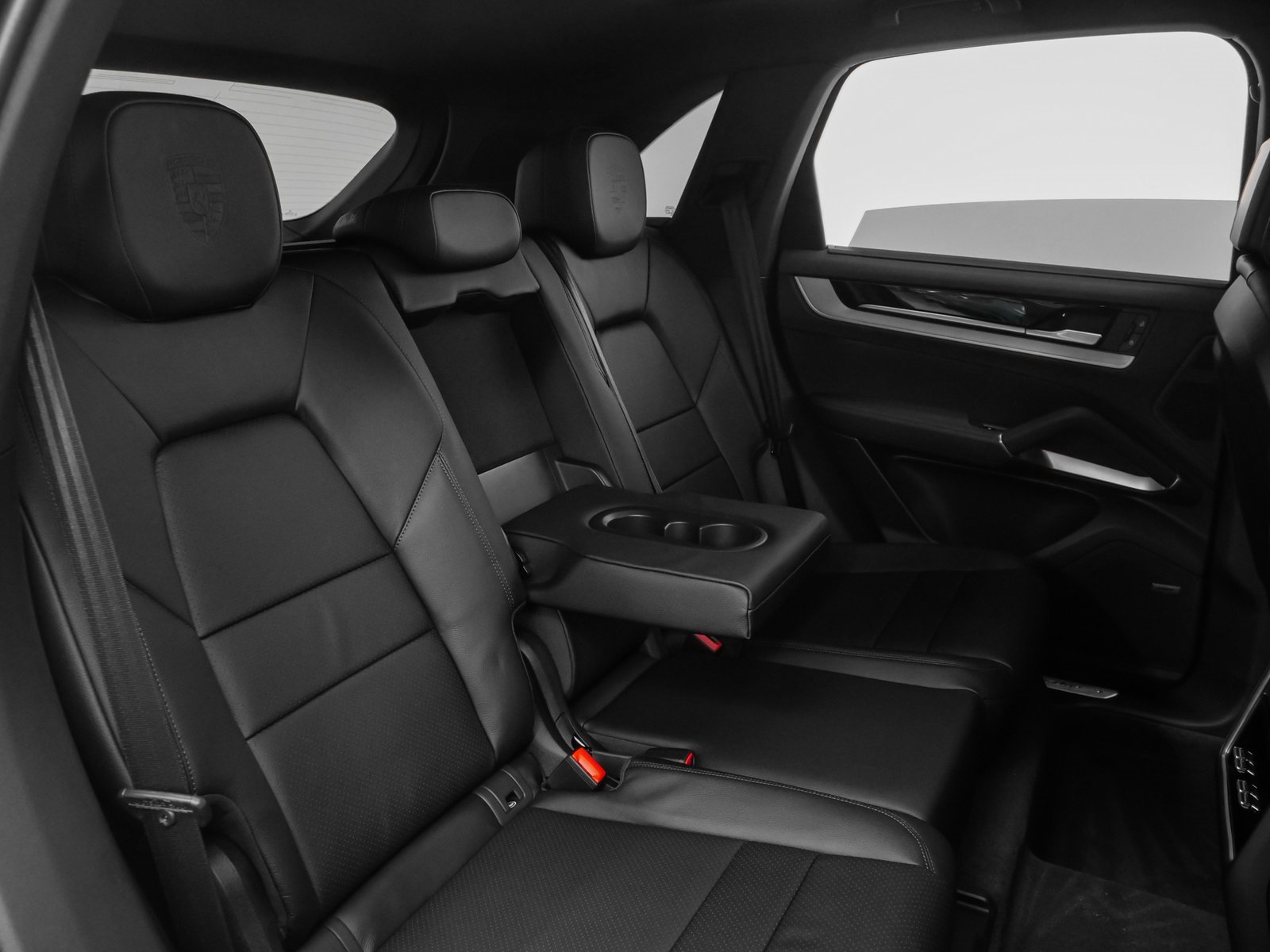 Used 2025 Porsche Cayenne image 22