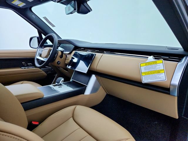 New 2026 Land Rover Range Rover Long Wheelbase SE AWD/4WD image 13
