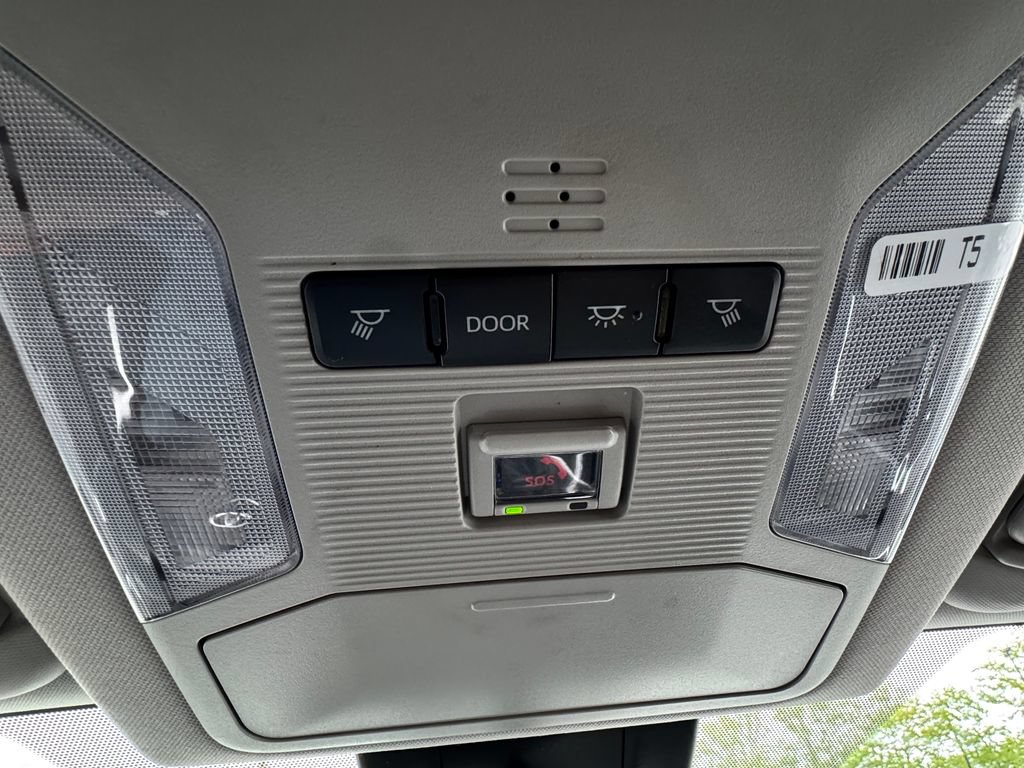 Used 2023 Toyota RAV4 XLE AWD/4WD image 29