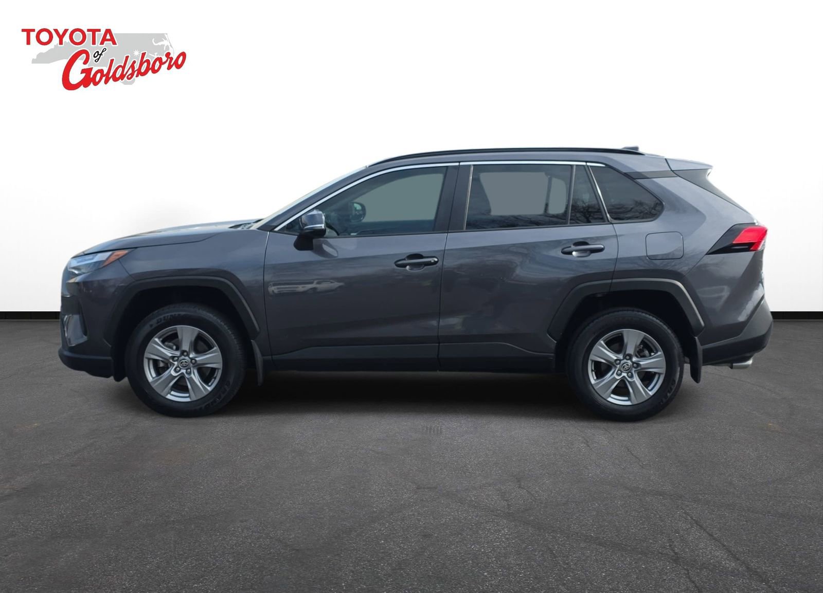 Used 2024 Toyota RAV4 XLE w/ Convenience Package image 8