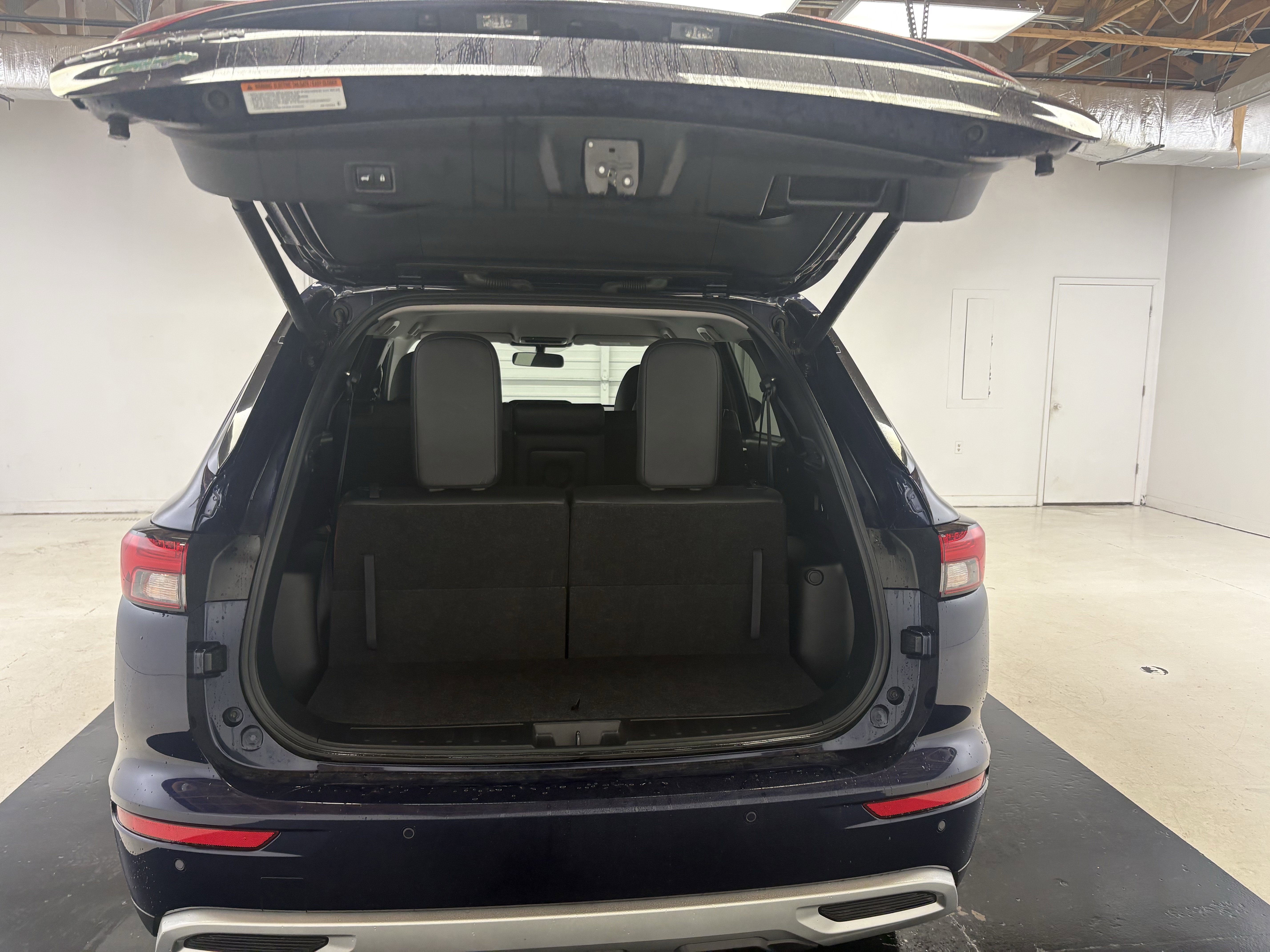 Used 2024 Mitsubishi Outlander SE Black Edition image 19