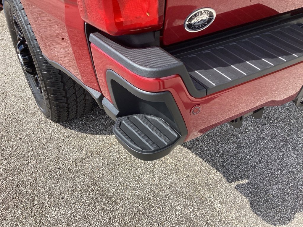 New 2025 Ford F250 Lariat w/ Black Appearance Package image 15