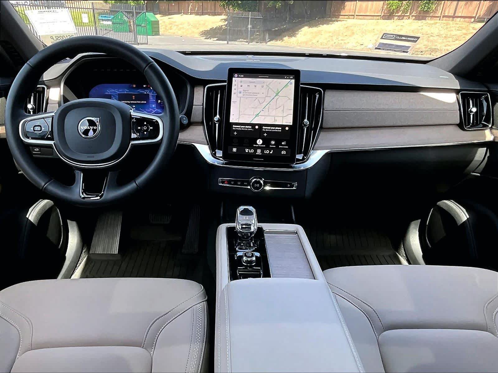 Used 2026 Volvo XC90 B6 Plus w/ Protection Package Premier AWD/4WD image 18