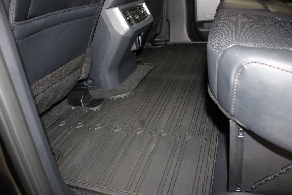 New 2026 Ford F250 Lariat w/ Black Appearance Package image 25