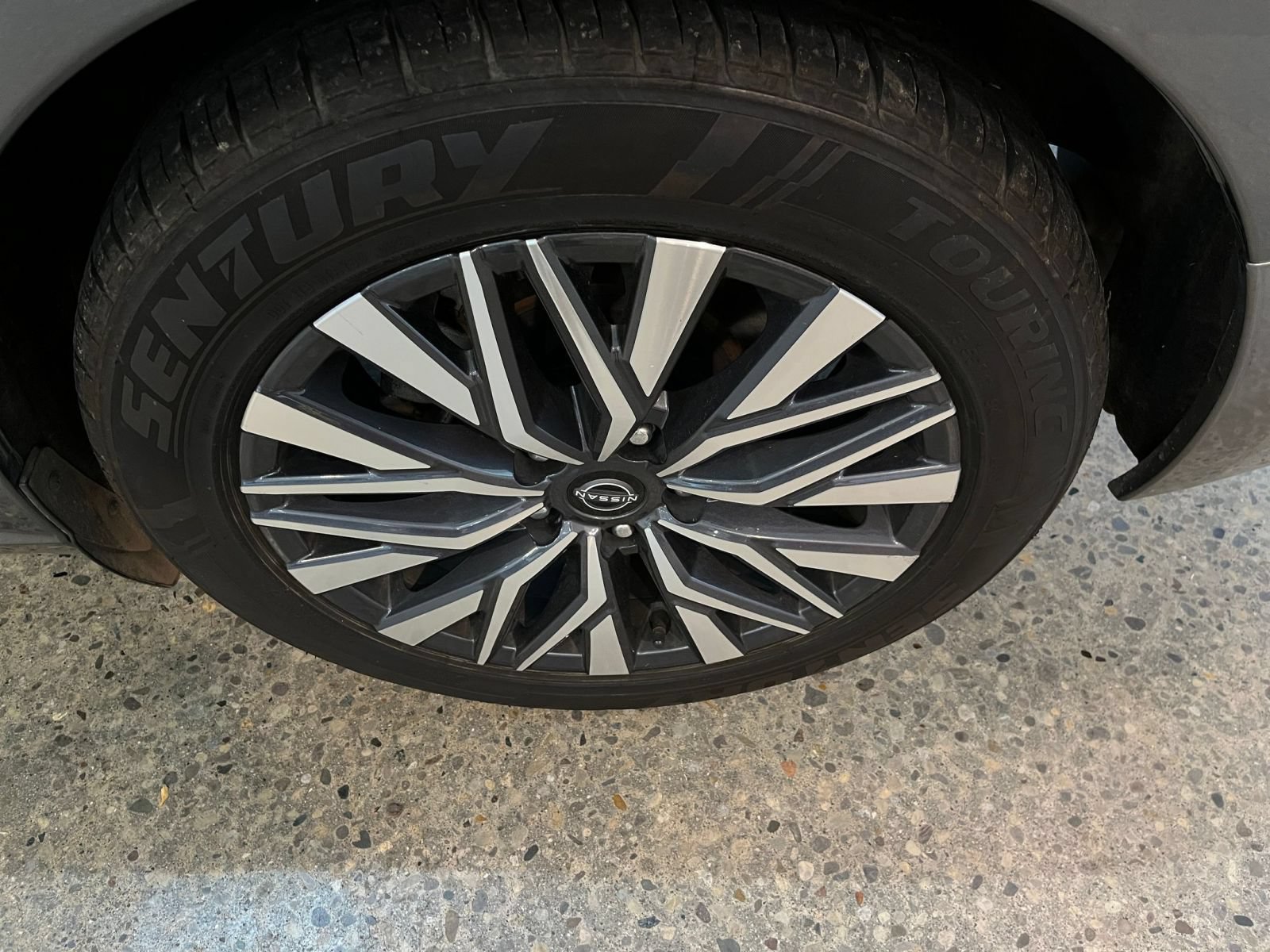 Used 2025 Nissan Altima 2.5 SV FWD image 29