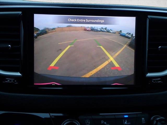 Used 2022 Chrysler Pacifica Touring-L image 19