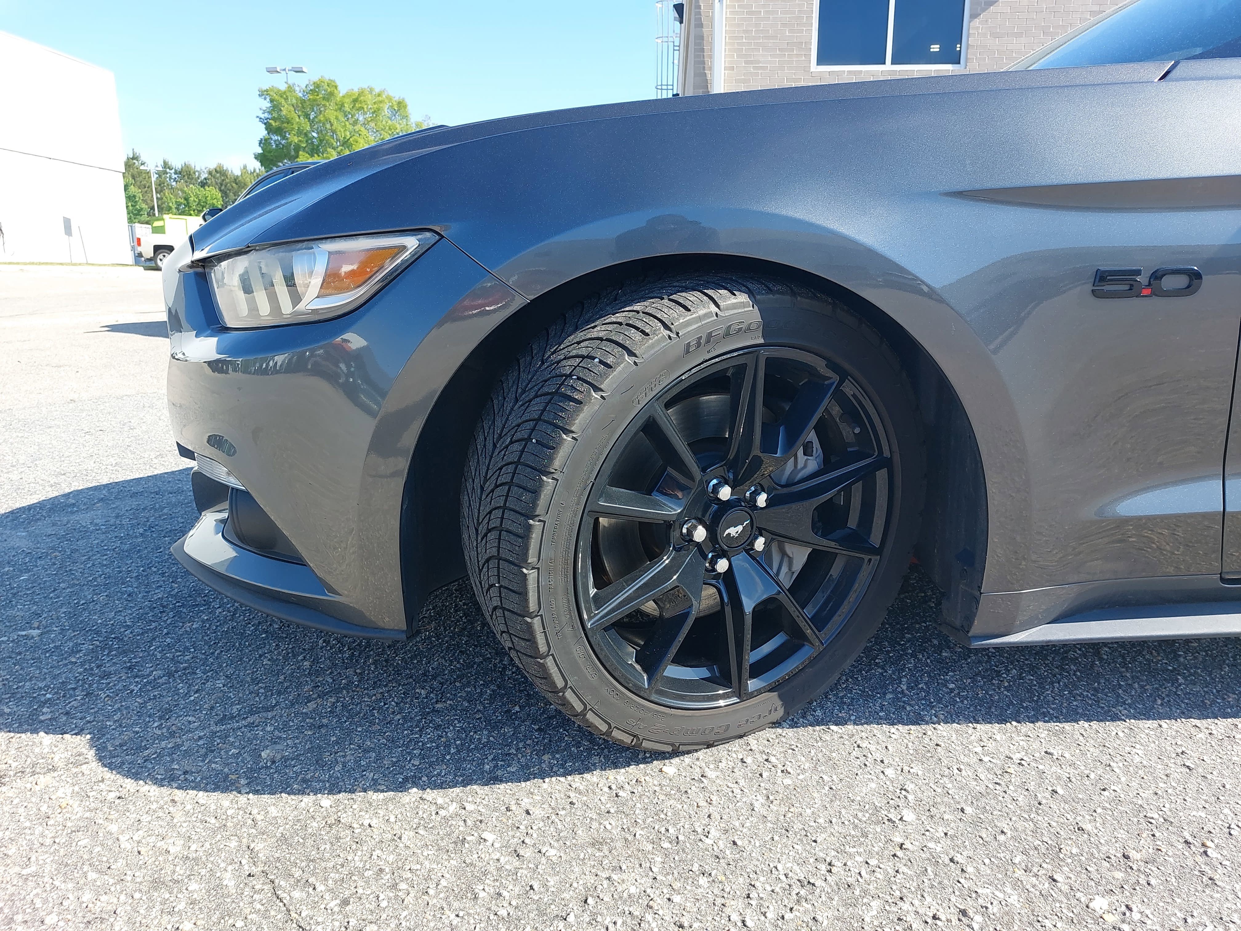 Used 2017 Ford Mustang GT Premium w/ Black Accent Package RWD image 32