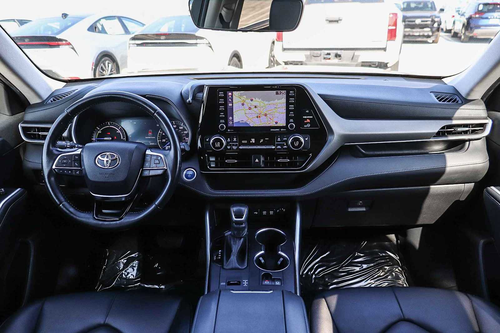 Used 2021 Toyota Highlander XLE image 12