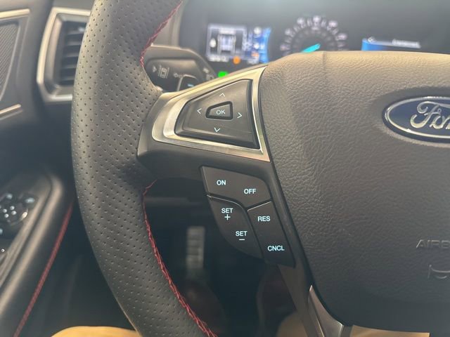 Used 2024 Ford Edge ST-Line w/ Class II Trailer Tow Package image 26