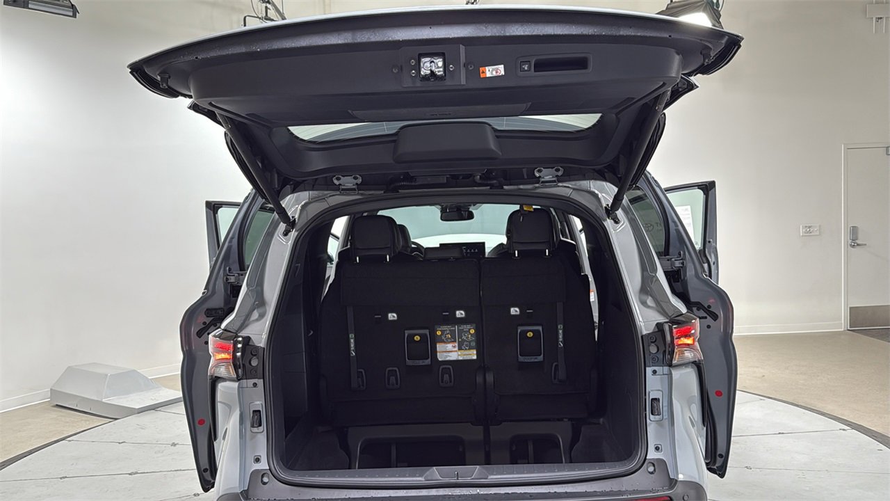New 2026 Toyota Sienna XLE Woodland Edition image 16