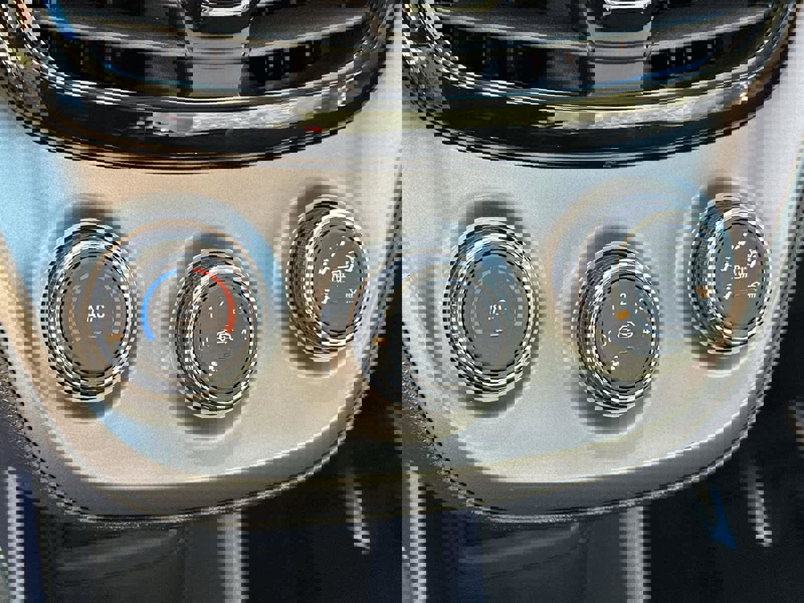 Used 2019 Chevrolet Spark LT image 25