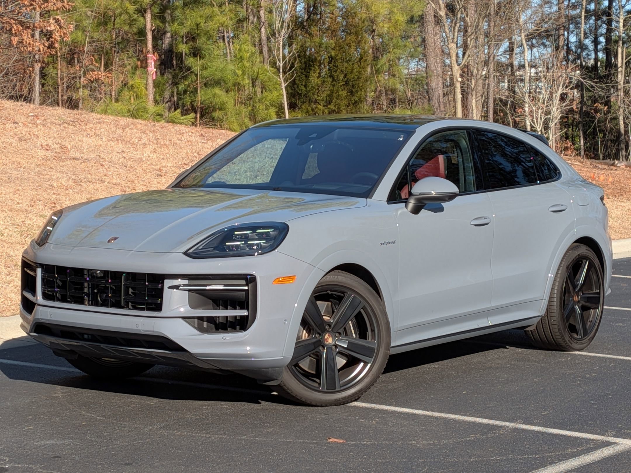 Certified 2025 Porsche Cayenne S image 1