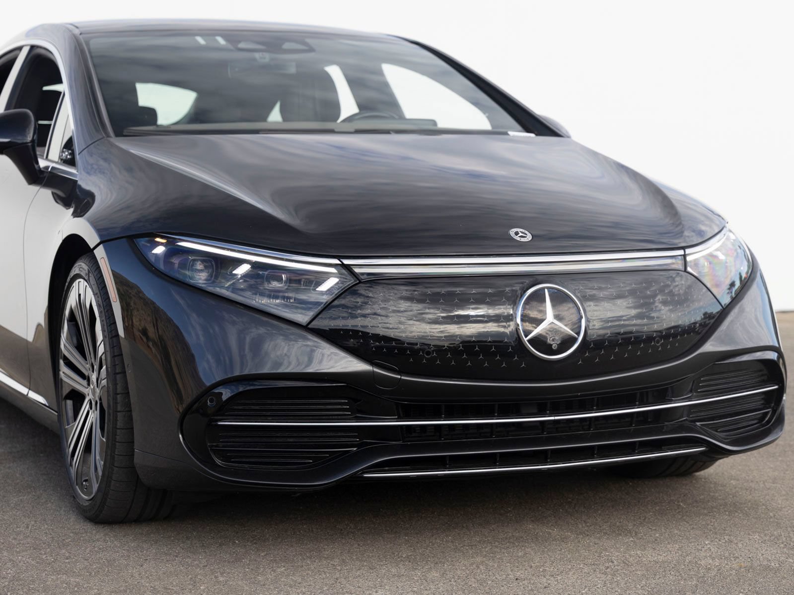 Used 2022 Mercedes-Benz EQS 450+ Sedan video 3