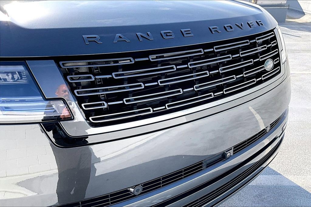 Used 2025 Land Rover Range Rover SE AWD/4WD image 31