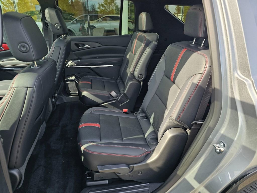 Used 2026 Chevrolet Traverse RS w/ LPO, Floor Liner Package AWD/4WD image 17