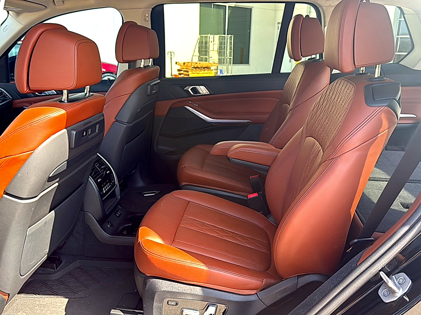 Used 2022 BMW X7 xDrive40i w/ Executive Package AWD/4WD image 8