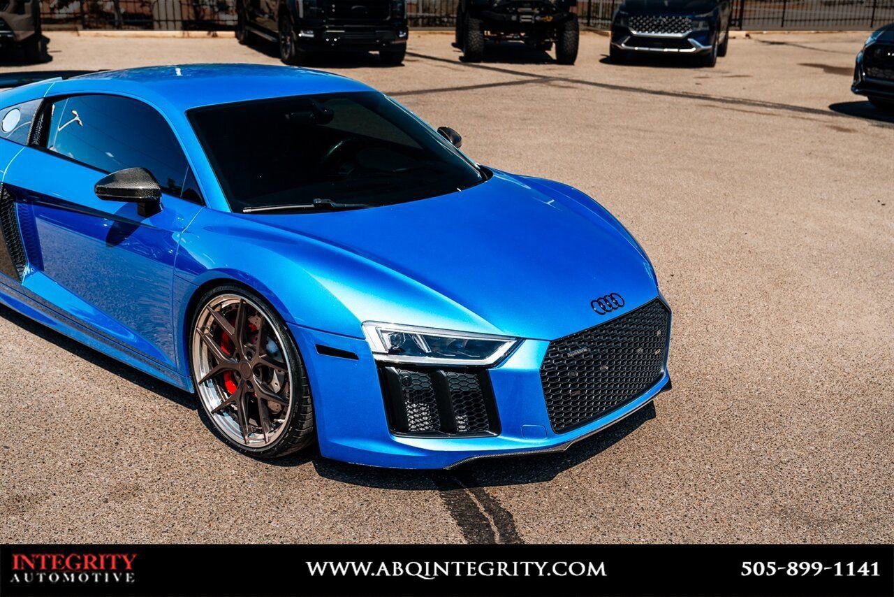 Used 2017 Audi R8 V10 w/ Carbon Exterior Package image 9