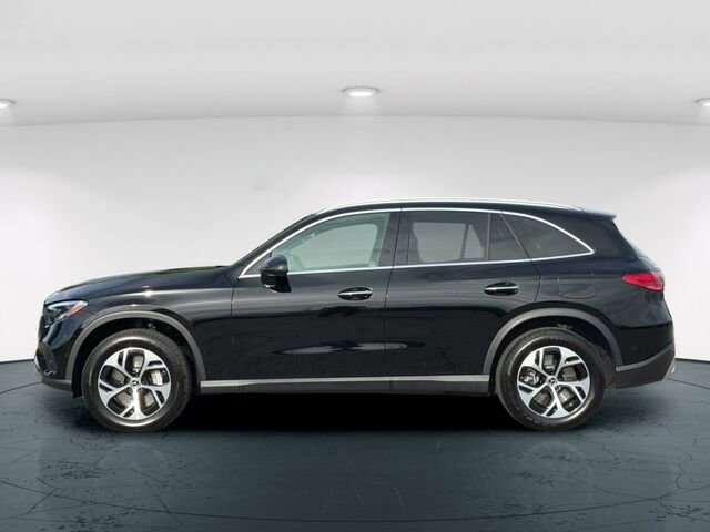Used 2025 Mercedes-Benz GLC 350e 4MATIC image 4