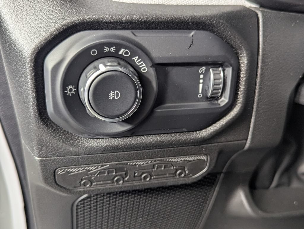 Used 2025 Jeep Wrangler Unlimited Sport AWD/4WD image 14