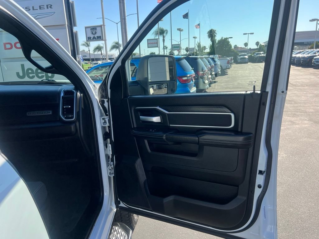 Used 2025 RAM 2500 Big Horn AWD/4WD image 38
