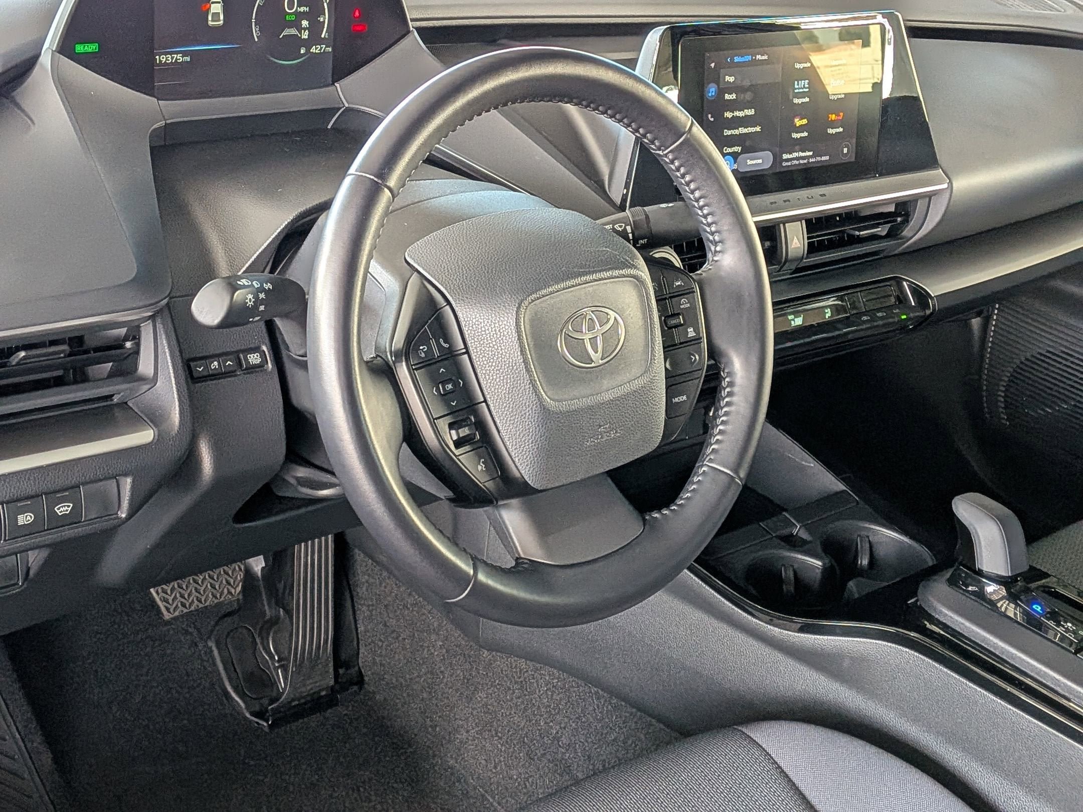 Used 2023 Toyota Prius LE FWD image 14
