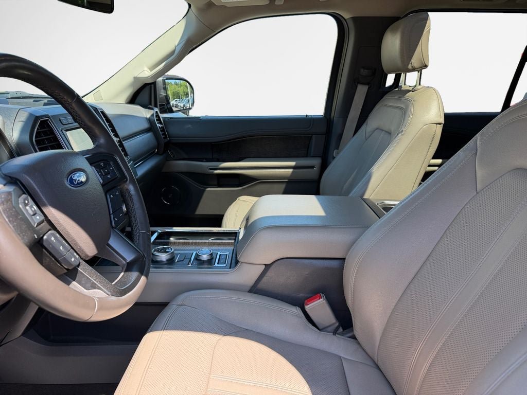 Used 2019 Ford Expedition Limited w/ Equipment Group 302A AWD/4WD image 12