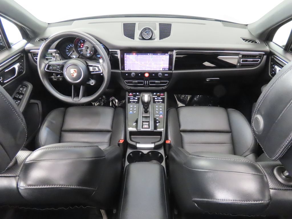Certified 2026 Porsche Macan AWD/4WD image 14