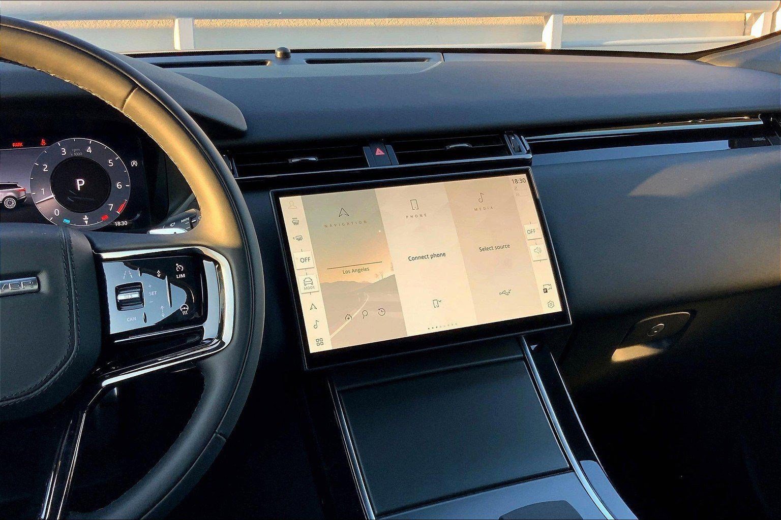 New 2025 Land Rover Range Rover Velar Dynamic SE AWD/4WD image 9