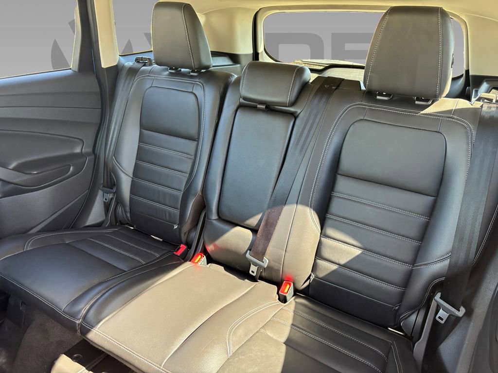 Used 2017 Ford Escape Titanium image 4