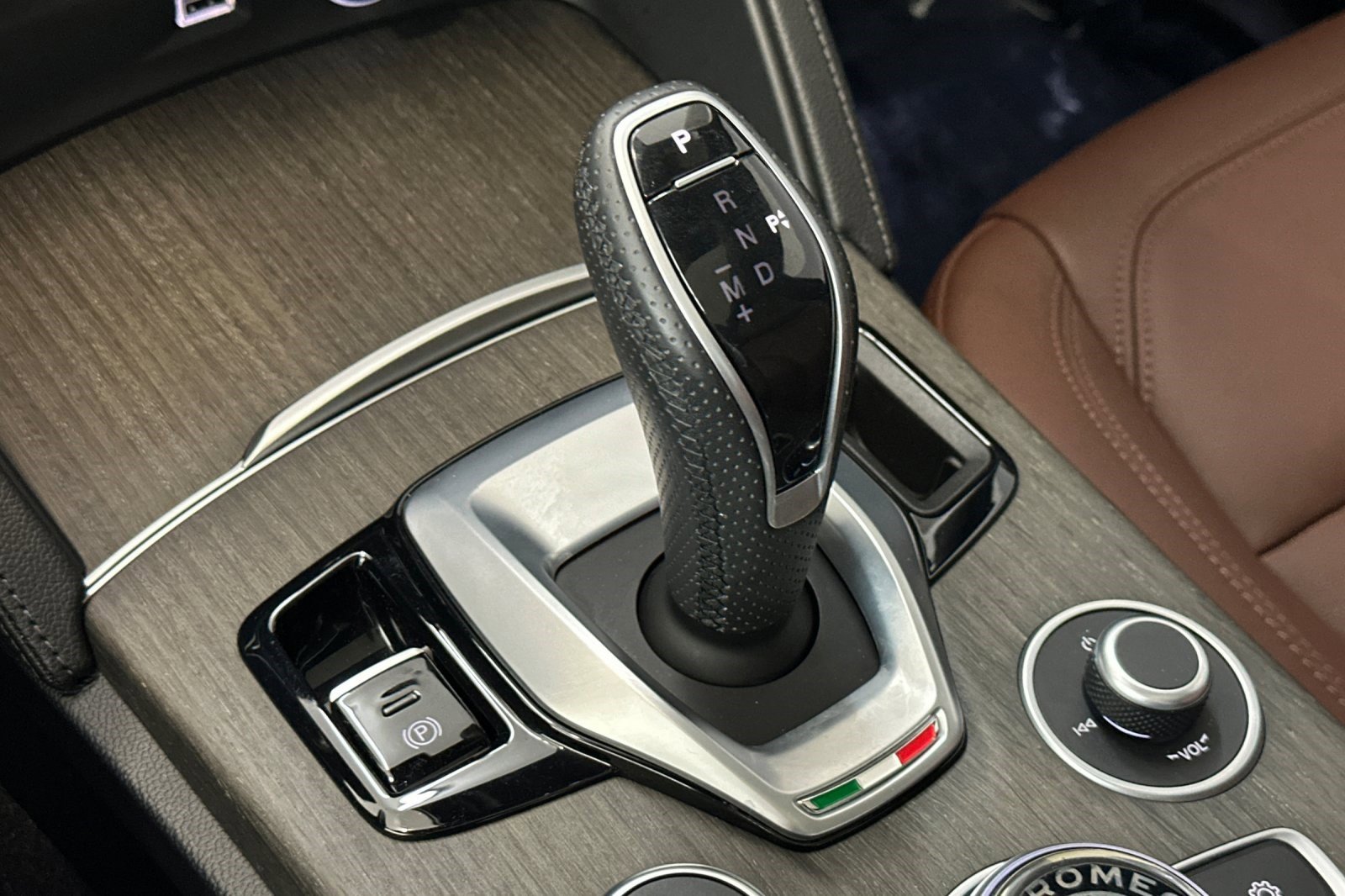 Used 2022 Alfa Romeo Stelvio Ti image 17