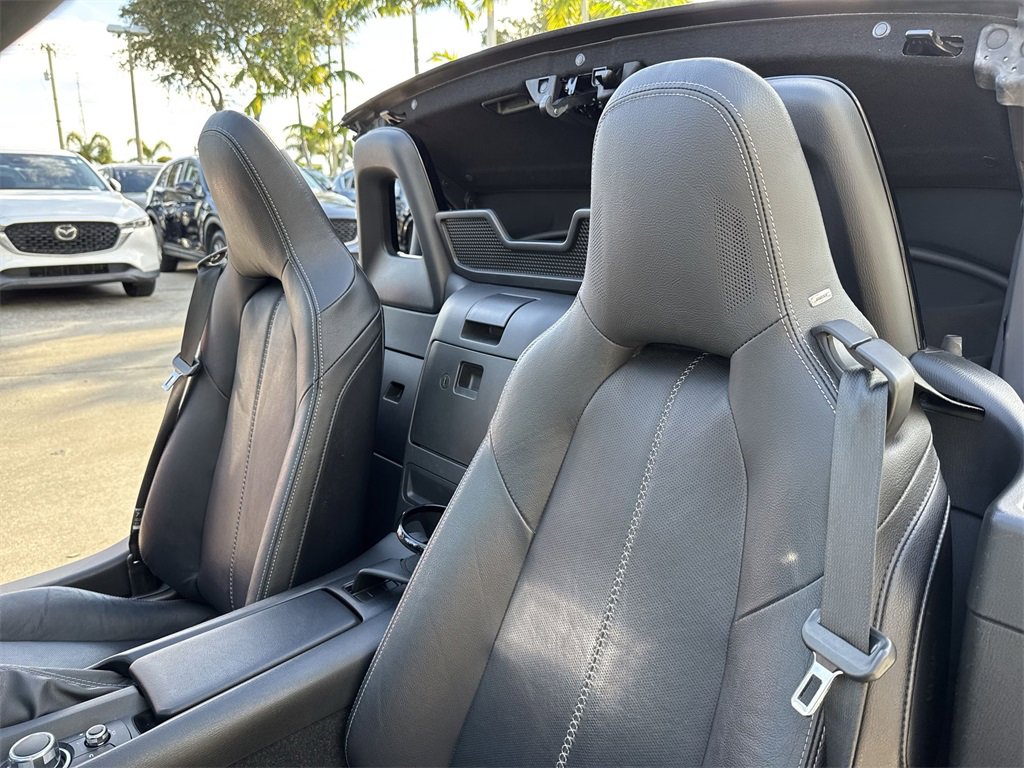 Used 2022 MAZDA MX-5 Miata Grand Touring w/ Weather Package image 42