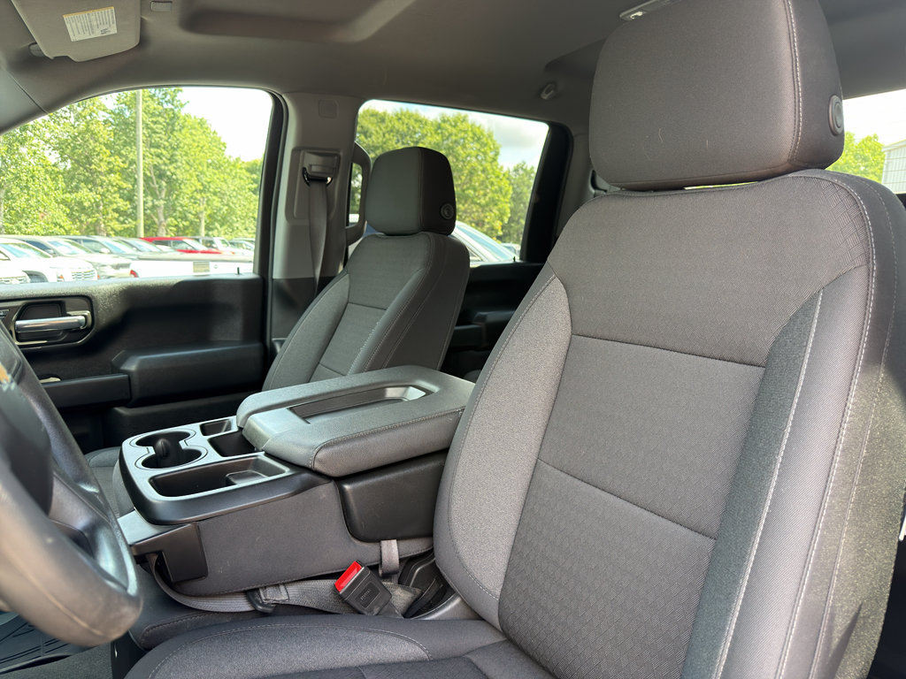Used 2025 Chevrolet Silverado 2500 Custom AWD/4WD image 24
