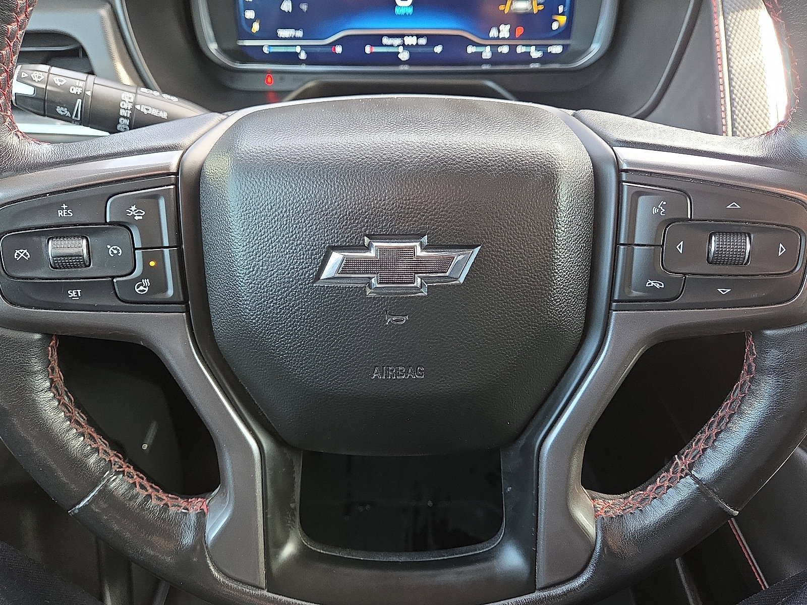 Used 2022 Chevrolet Suburban RST w/ Luxury Package image 16