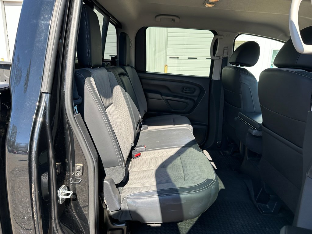 Used 2021 Nissan Titan S image 22