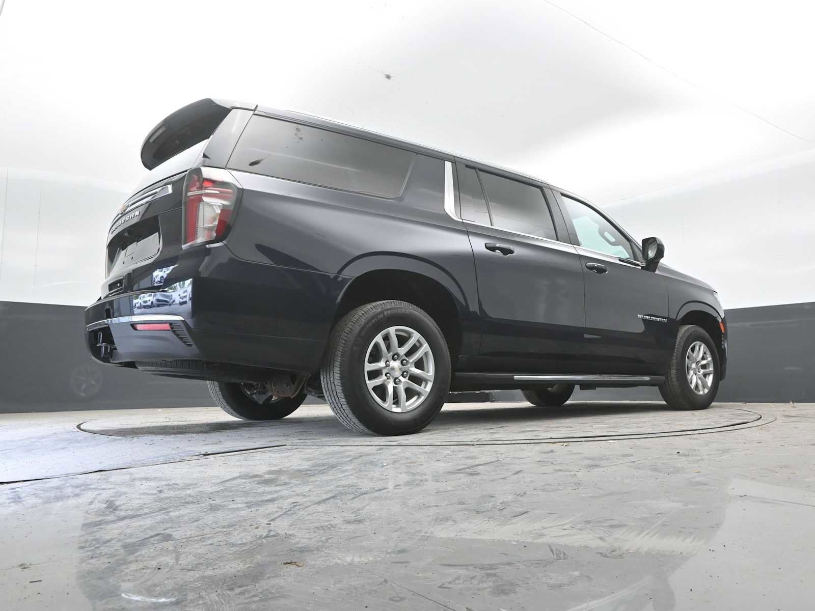 Used 2022 Chevrolet Suburban LS AWD/4WD image 50
