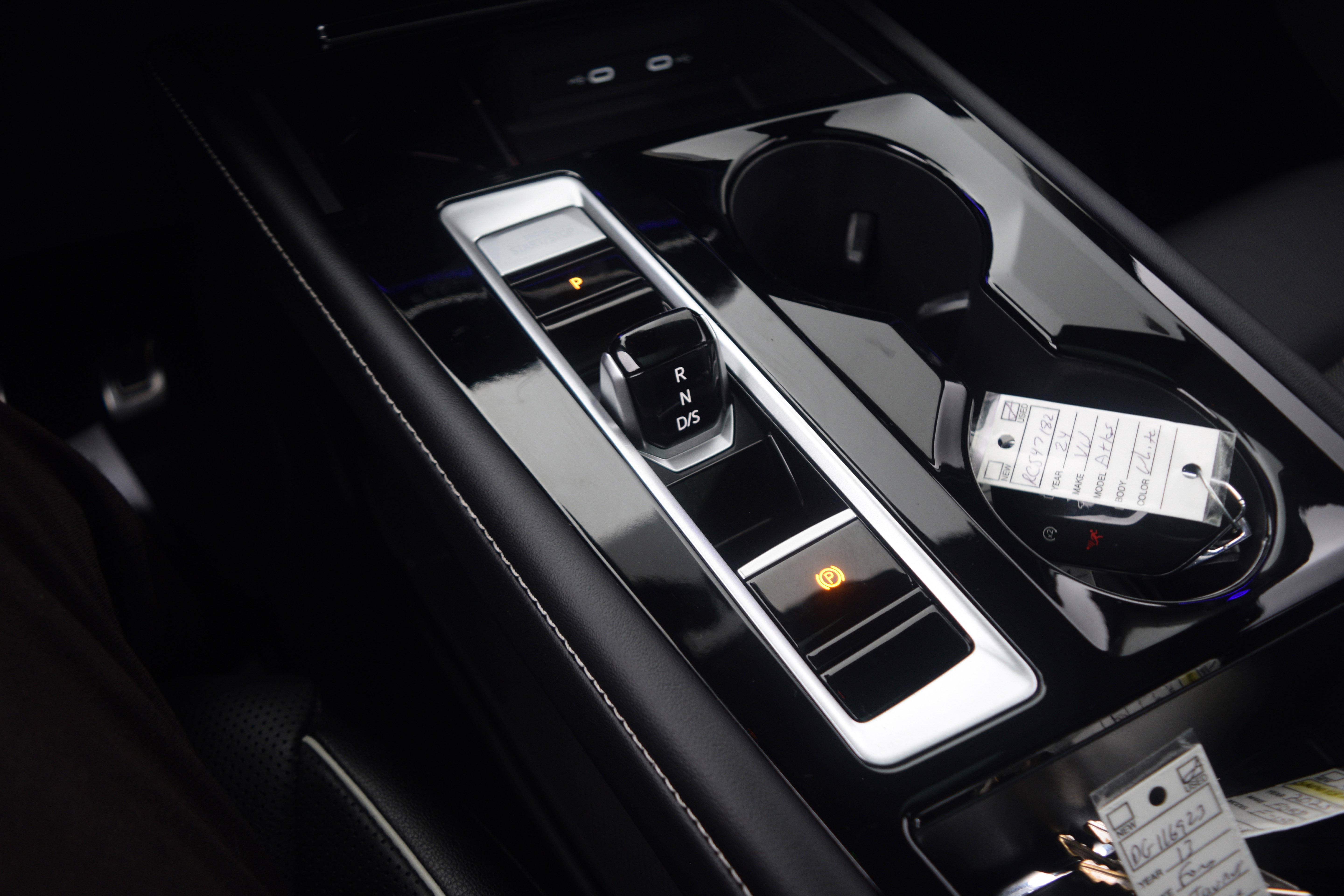 Used 2024 Volkswagen Atlas SEL Premium R-Line image 13