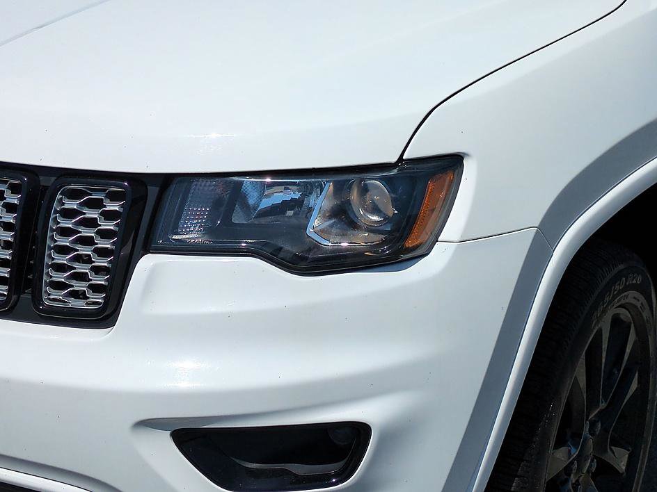 Used 2020 Jeep Grand Cherokee Altitude AWD/4WD image 9