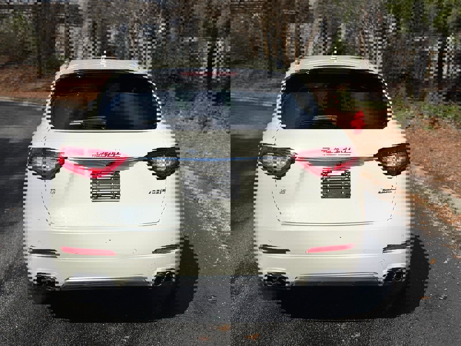 Used 2018 Maserati Levante GranLusso image 17