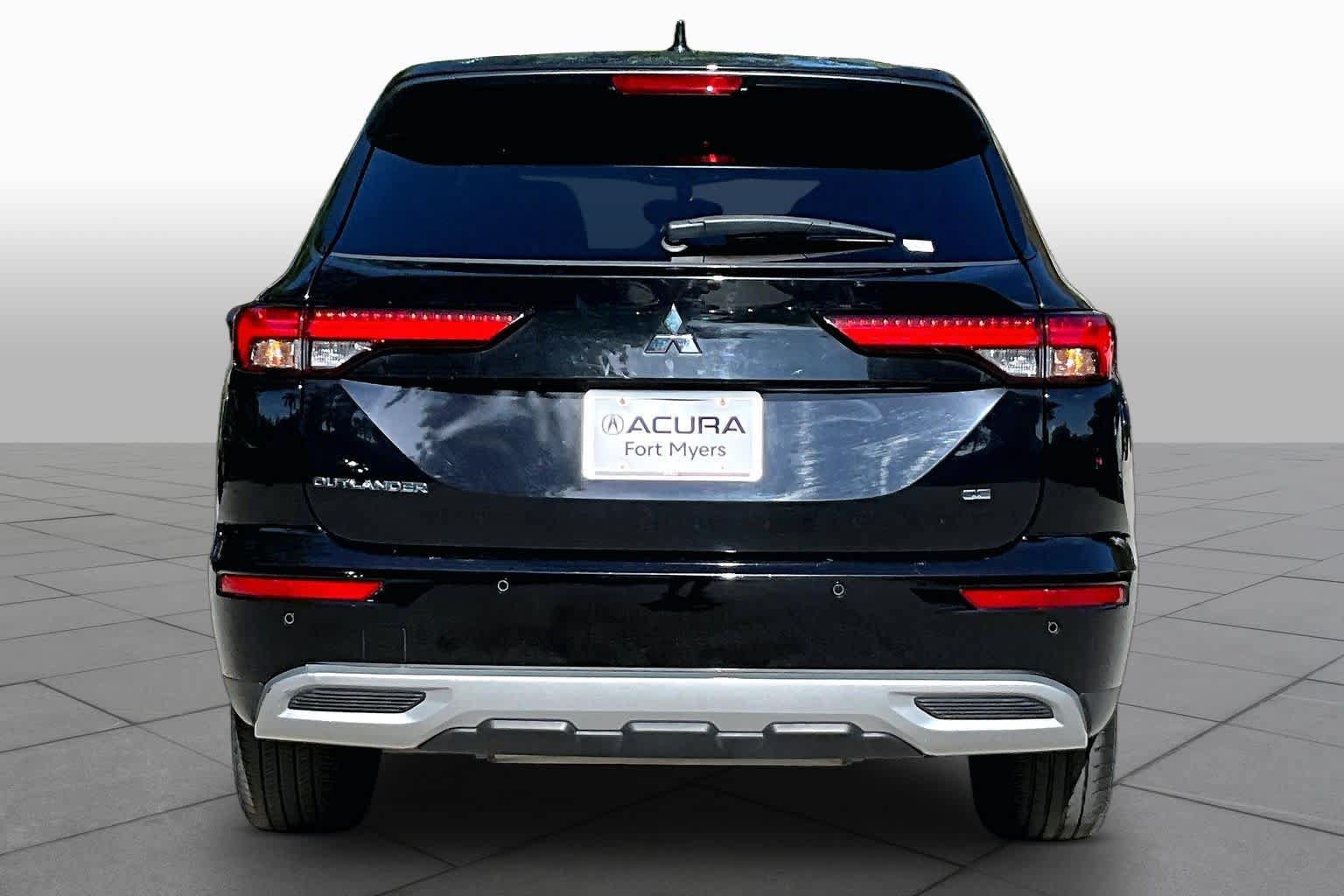 Used 2024 Mitsubishi Outlander SE FWD image 6