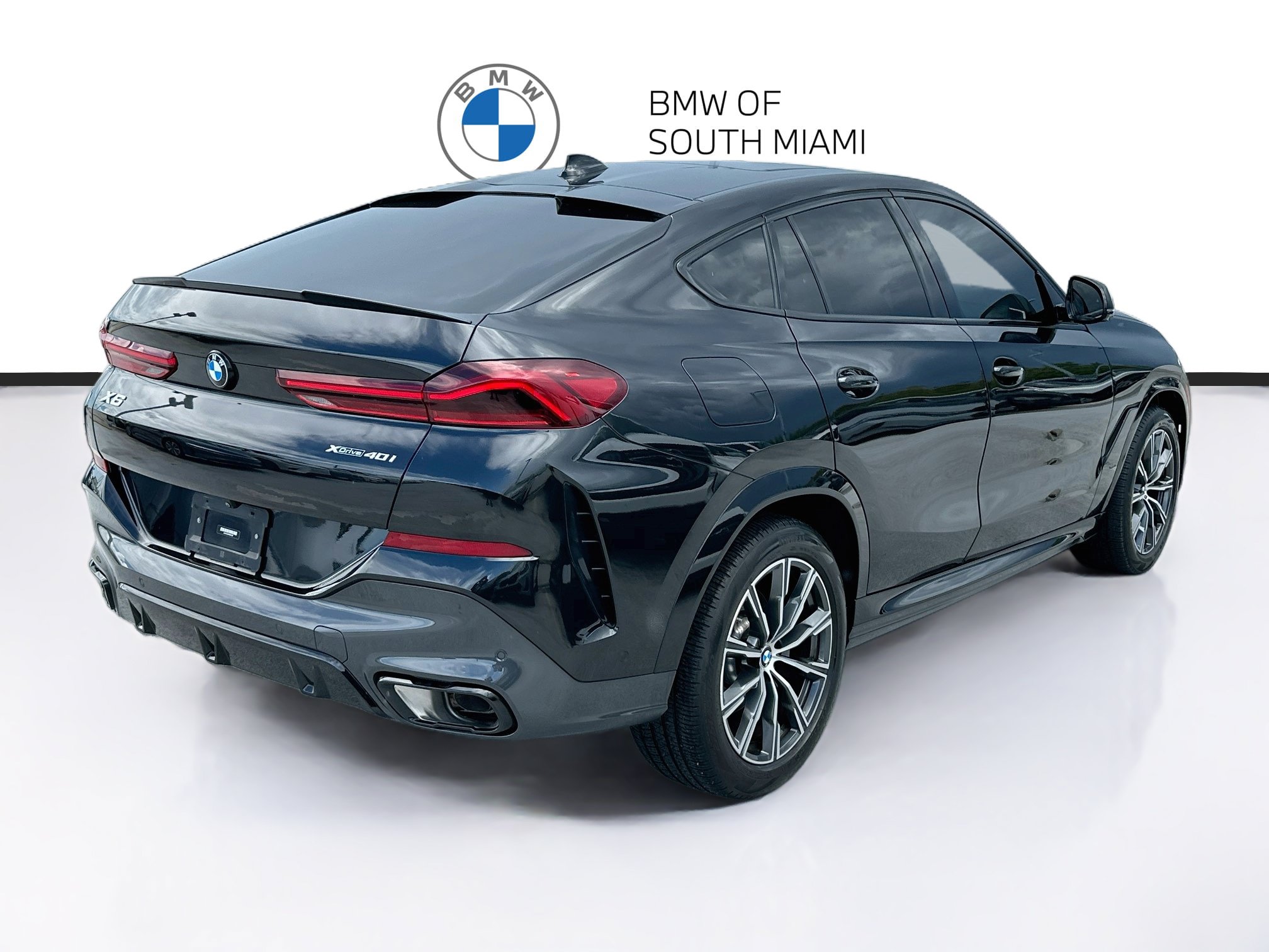 Used 2023 BMW X6 xDrive40i w/ M Sport Package AWD/4WD image 7