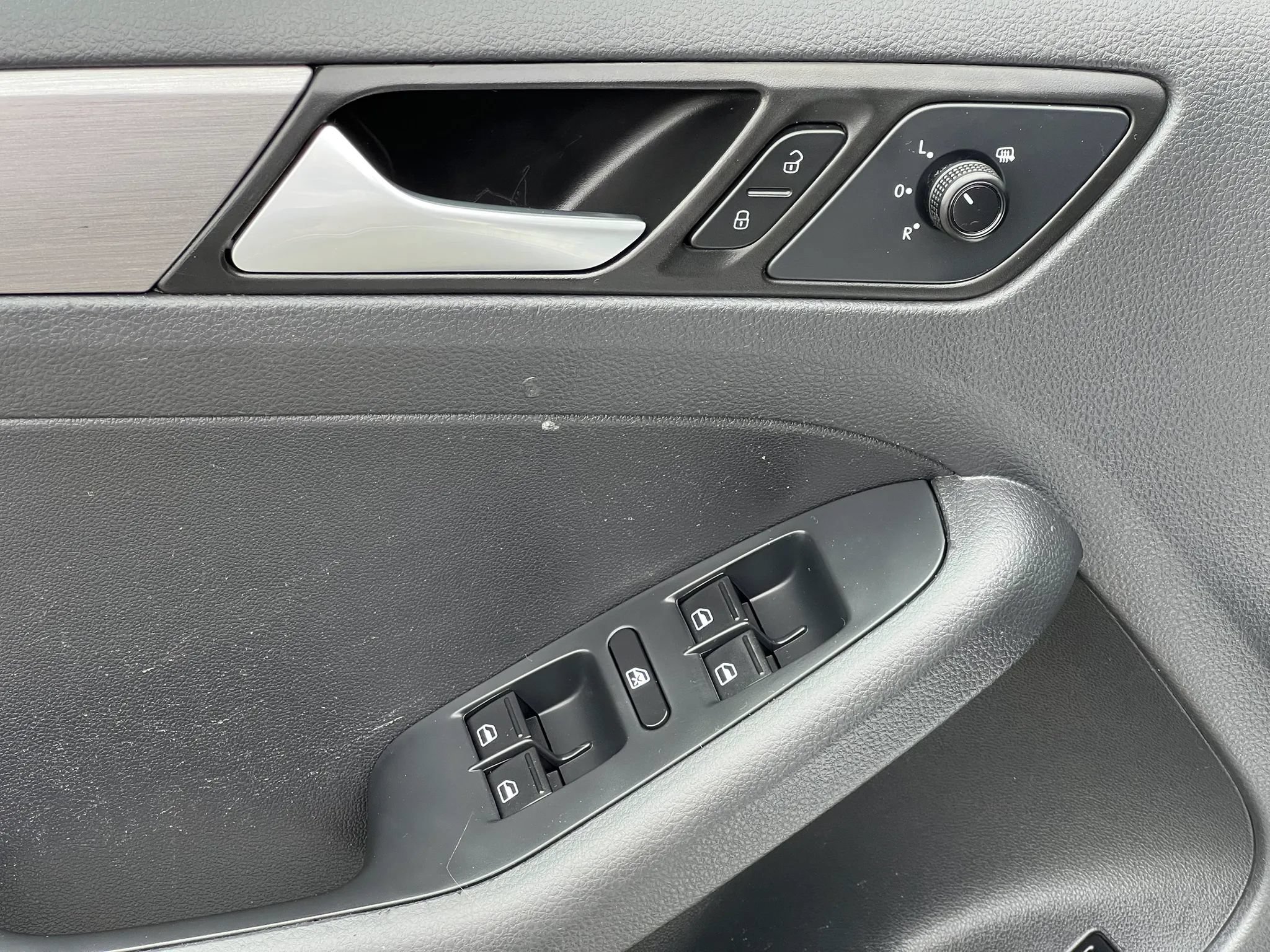 Used 2015 Volkswagen Jetta TDI S FWD image 31