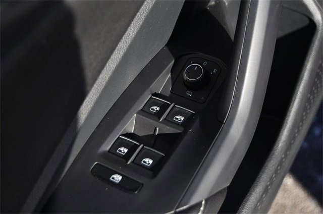 Certified 2024 Volkswagen Jetta SE w/ Panoramic Sunroof Package image 8