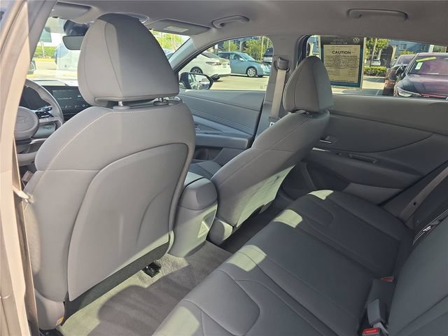 Used 2025 Hyundai Elantra Sport FWD image 10