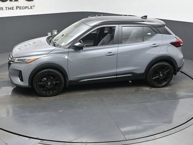 Used 2023 Nissan Kicks SR w/ SR Premium Package FWD image 58