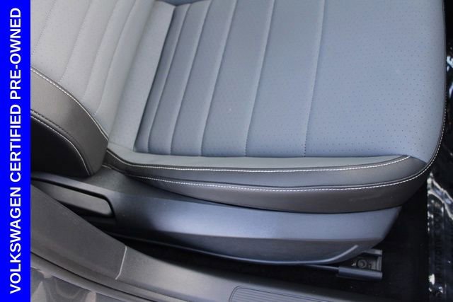 Used 2025 Volkswagen Jetta SE w/ Sunroof Package image 18