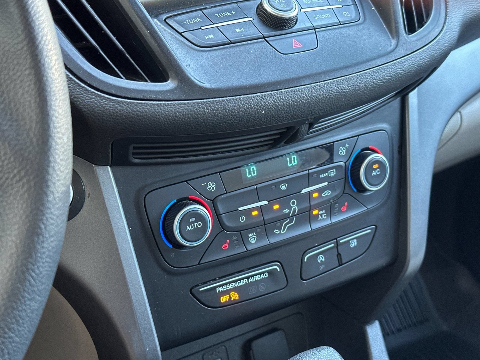Used 2019 Ford Escape SE FWD image 20
