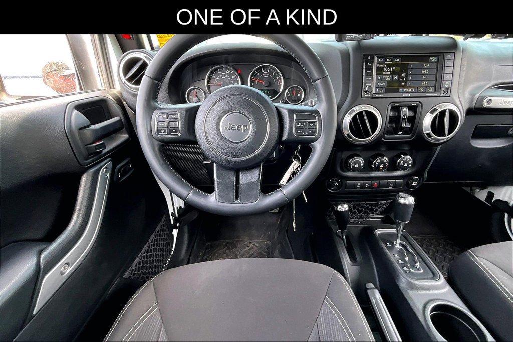 Used 2017 Jeep Wrangler Unlimited Rubicon w/ Connectivity Group AWD/4WD image 12