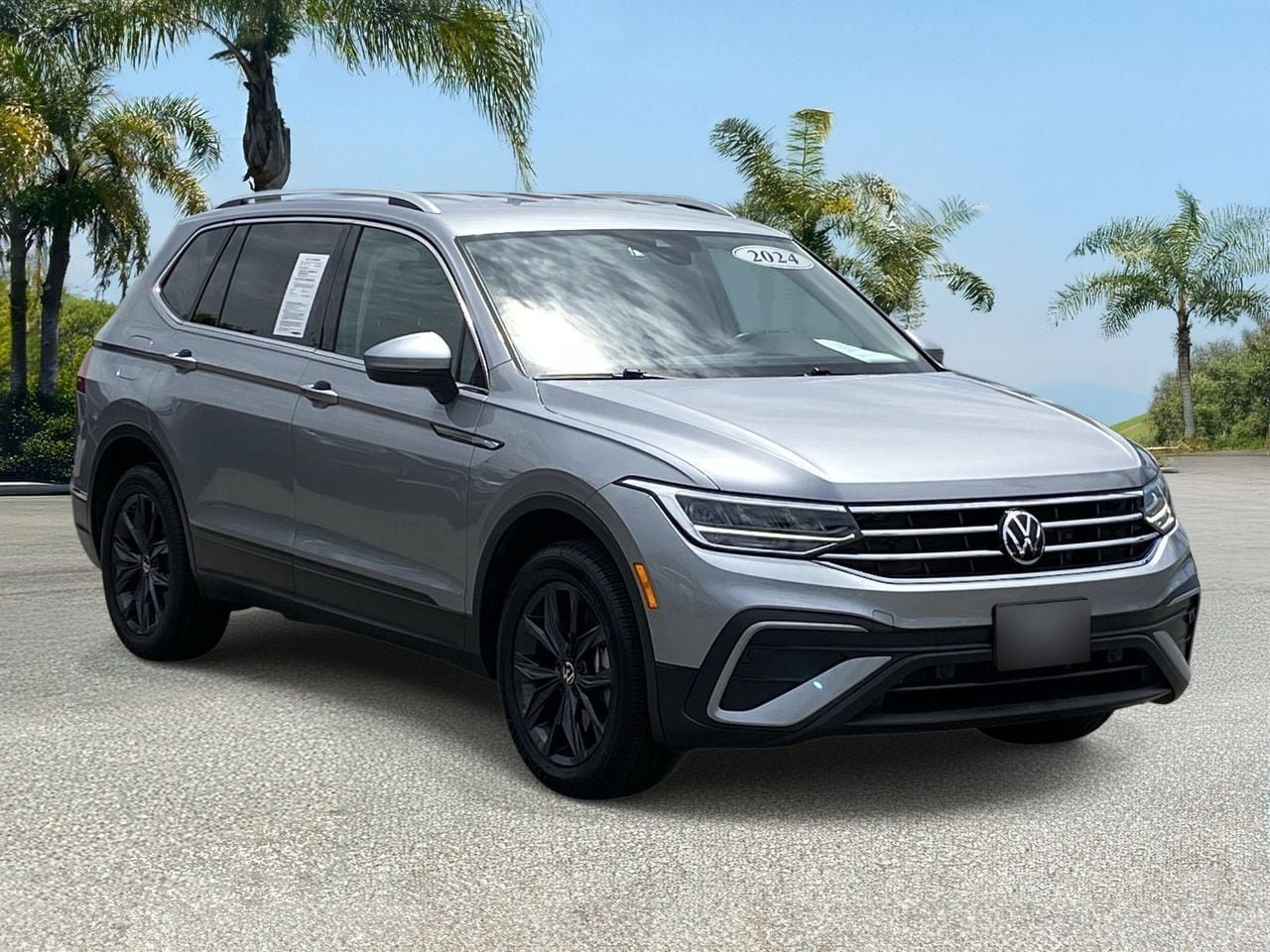 Used 2024 Volkswagen Tiguan SE FWD image 6